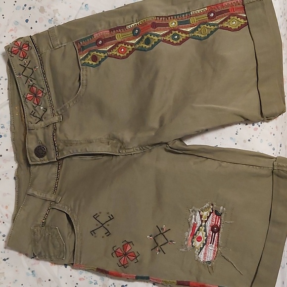 Desigual - Exotic Jean embellished Khaki Shorts EUR36 - Picture 1 of 6